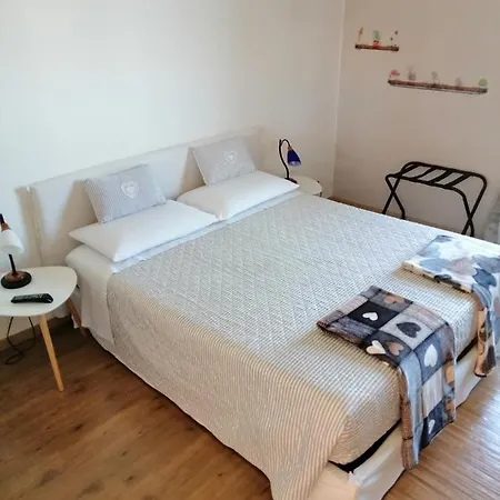La Casa Di Ginevra O11o15-lt-1097 *